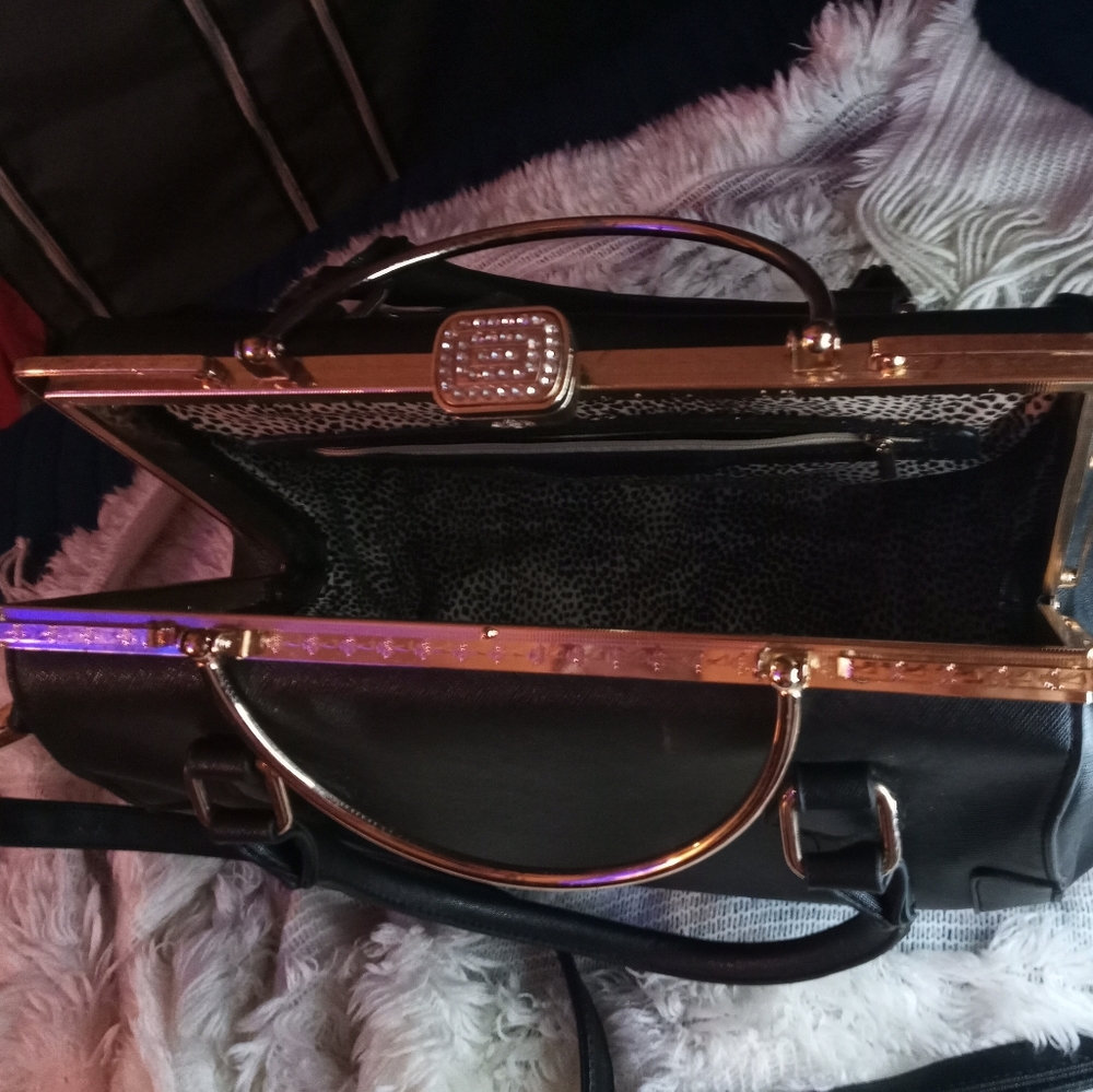 Handbag - Picture 2 of 5